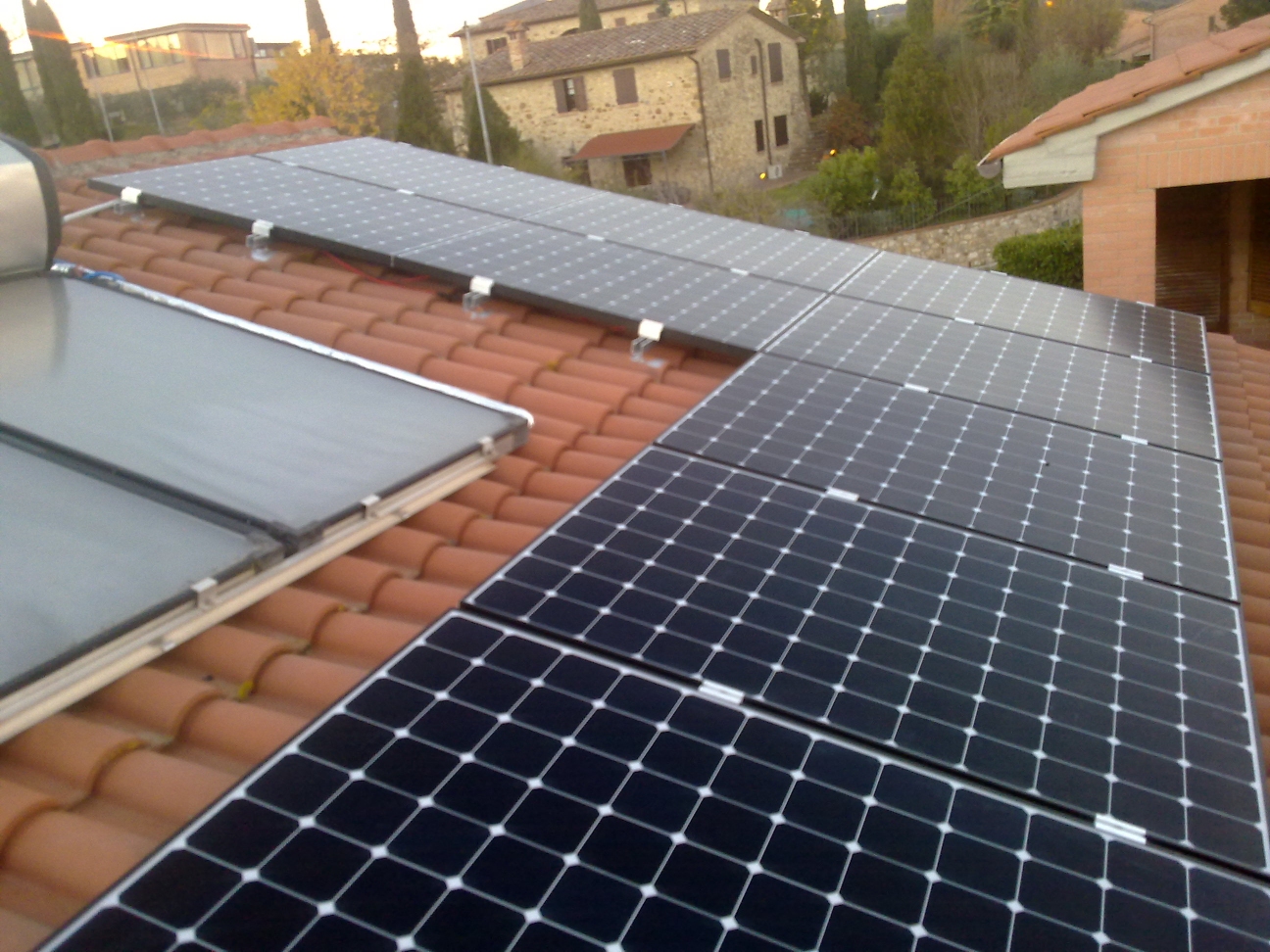 Impianto FV Lightland Moduli SunPower X21 Quercegrossa Castenuovo Berardenga Siena Toscana