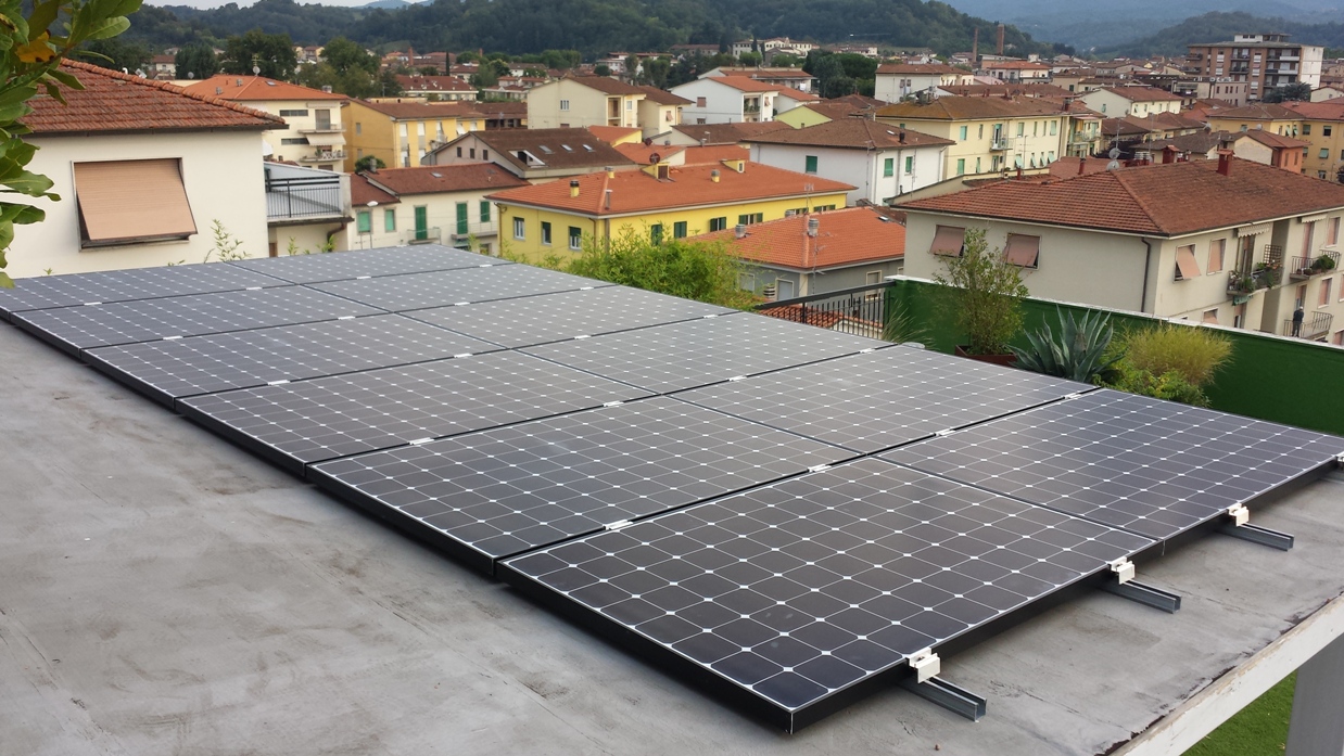 Impianto Fotovoltaico SunPower Lightland a Montevarchi Arezzo Toscana con moduli E20