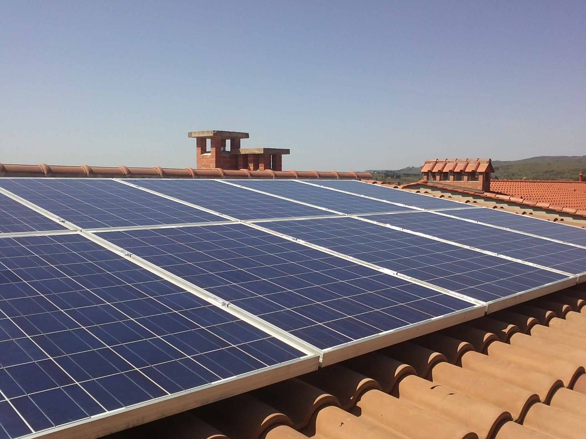 Impianto fotovoltaico lightland a quercegrossa siena Toscana